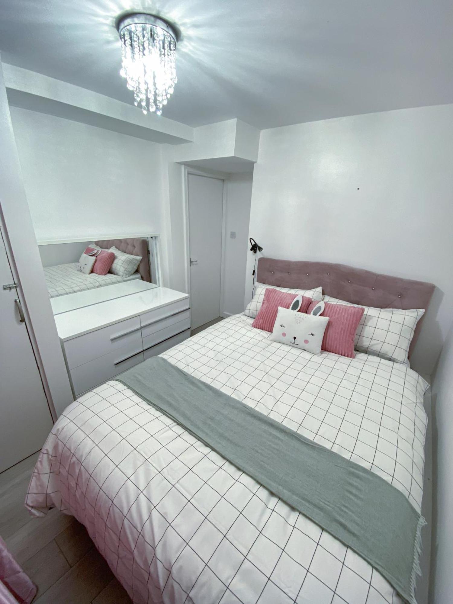 2 Bedroom Flat, Dalston Junction, Londra