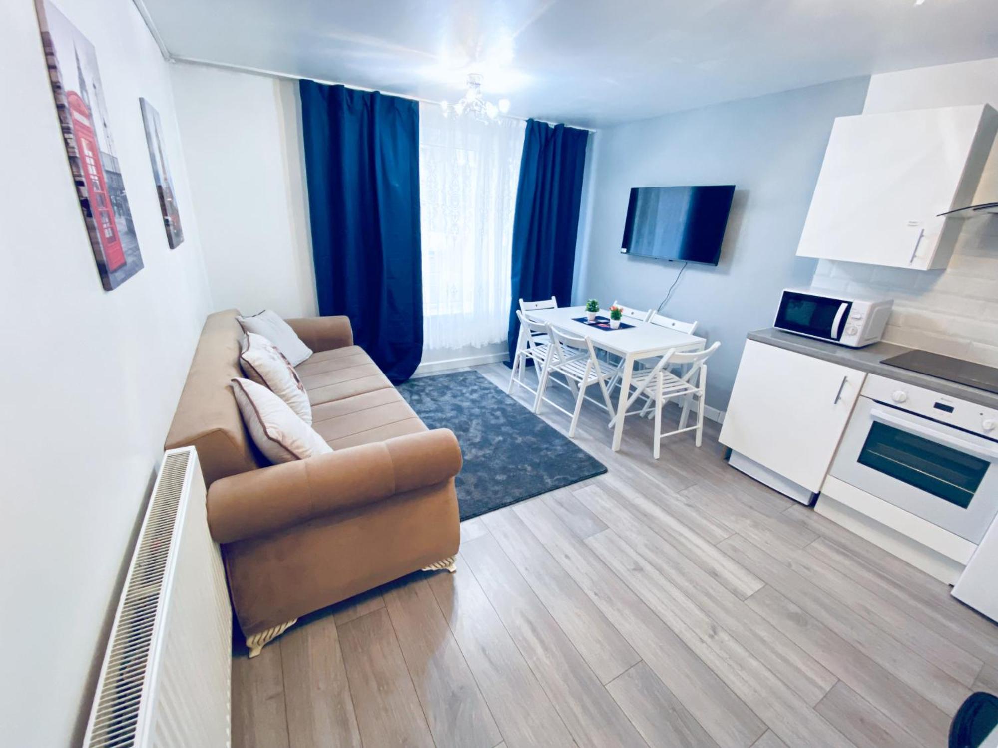2 Bedroom Flat, Dalston Junction, Londra